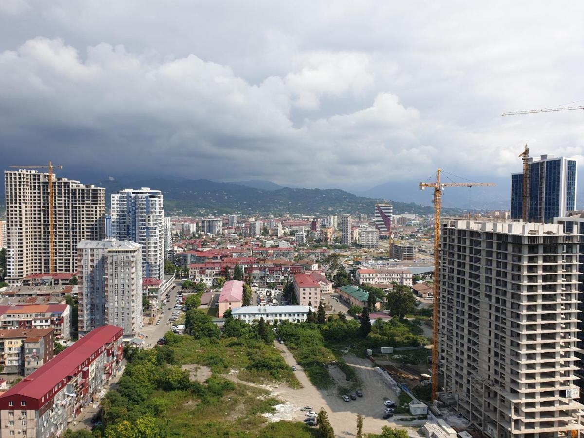 Apartment In Front Of Mcdonald'S Batumi Bagian luar foto