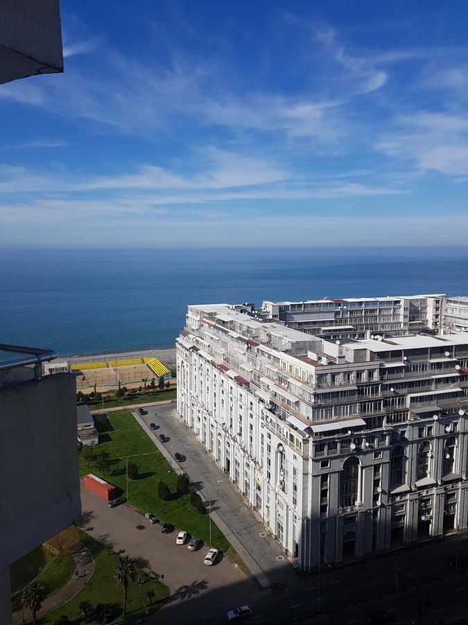 Apartment In Front Of Mcdonald'S Batumi Bagian luar foto
