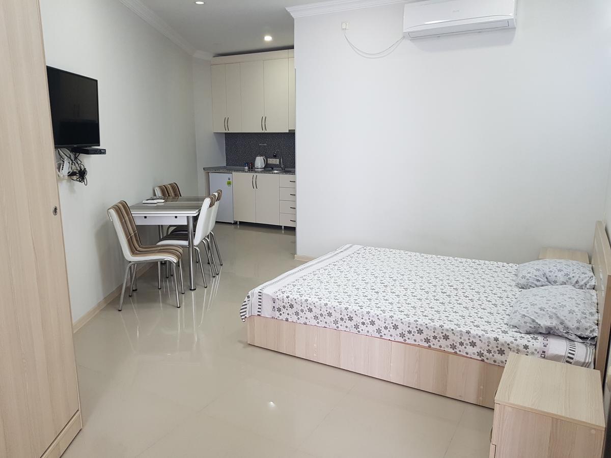 Apartment In Front Of Mcdonald'S Batumi Bagian luar foto