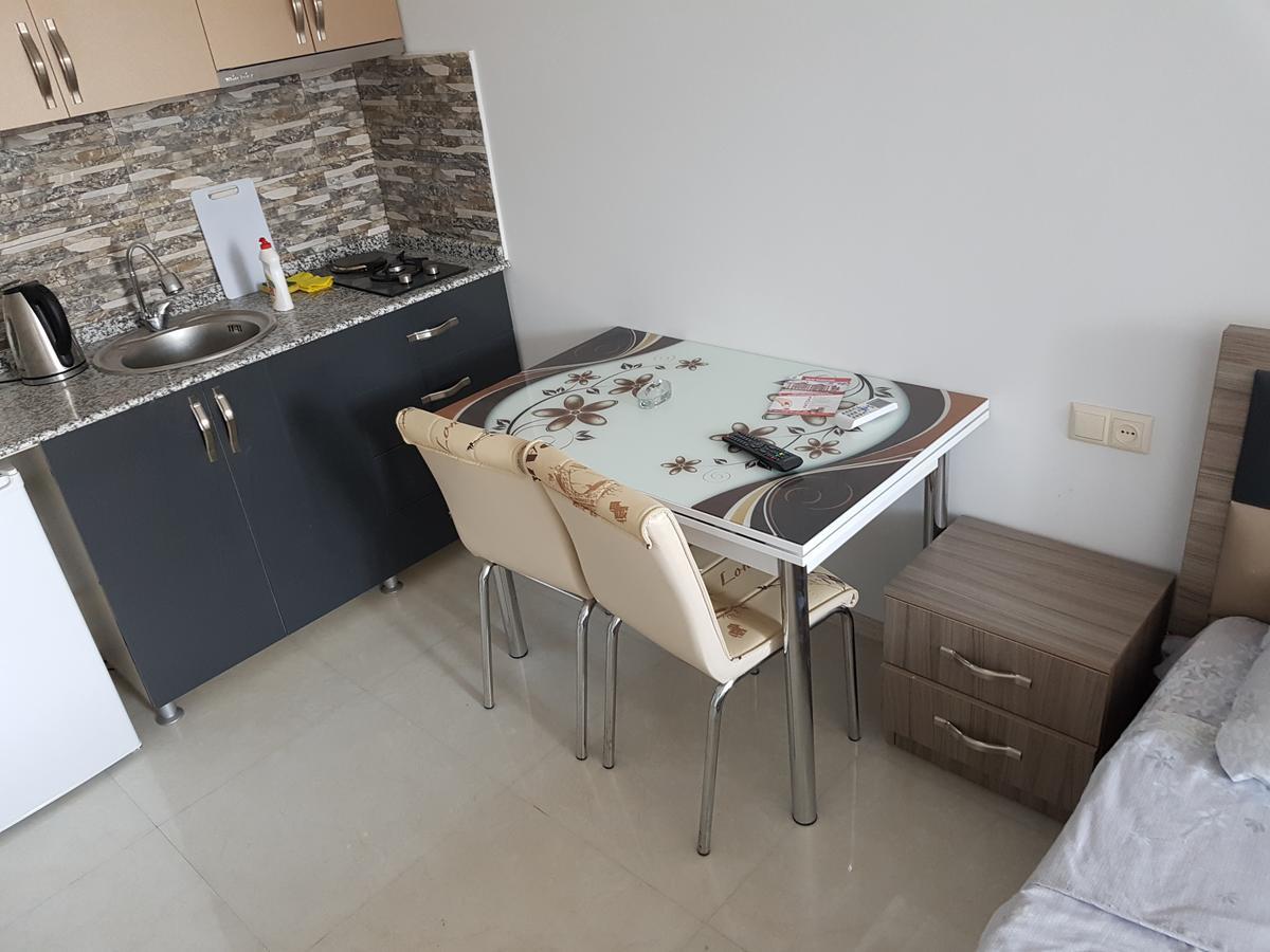 Apartment In Front Of Mcdonald'S Batumi Bagian luar foto