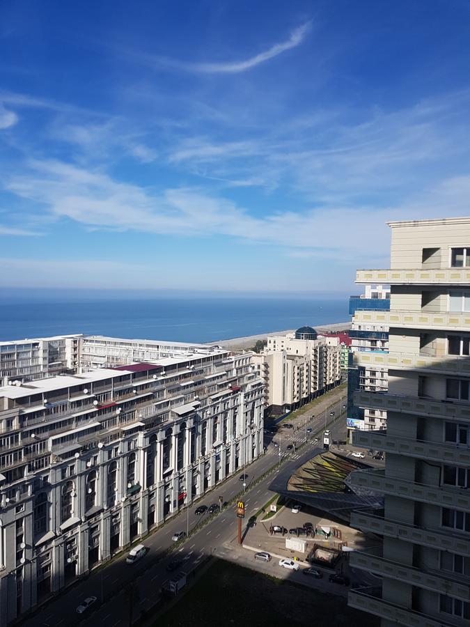 Apartment In Front Of Mcdonald'S Batumi Bagian luar foto