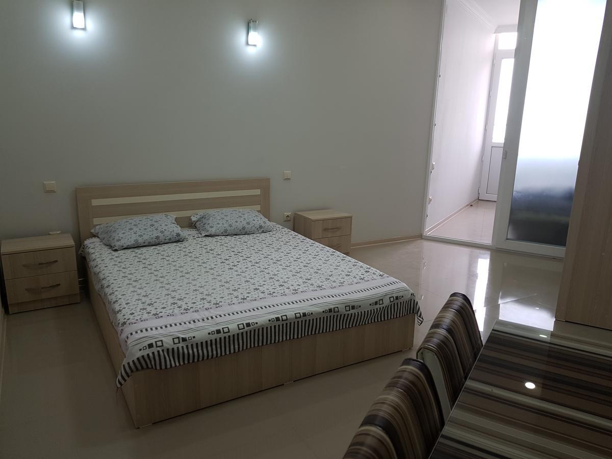 Apartment In Front Of Mcdonald'S Batumi Bagian luar foto