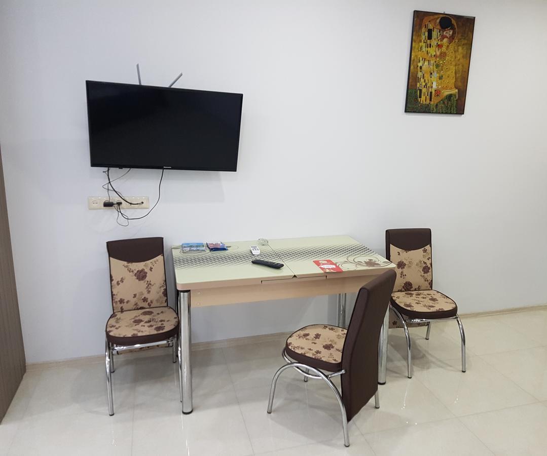 Apartment In Front Of Mcdonald'S Batumi Bagian luar foto