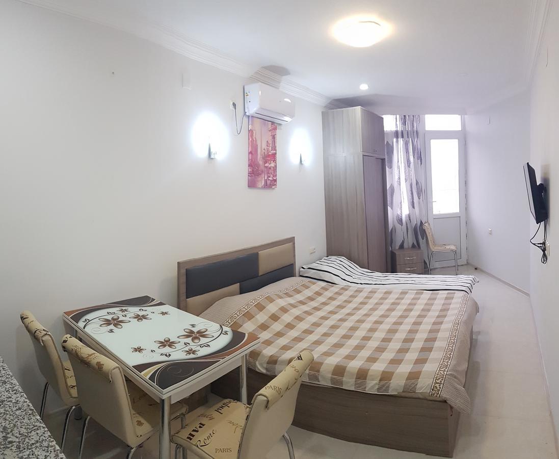 Apartment In Front Of Mcdonald'S Batumi Bagian luar foto