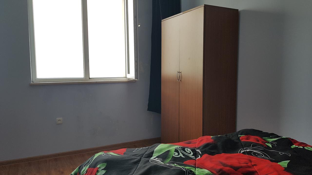 Apartment In Front Of Mcdonald'S Batumi Bagian luar foto