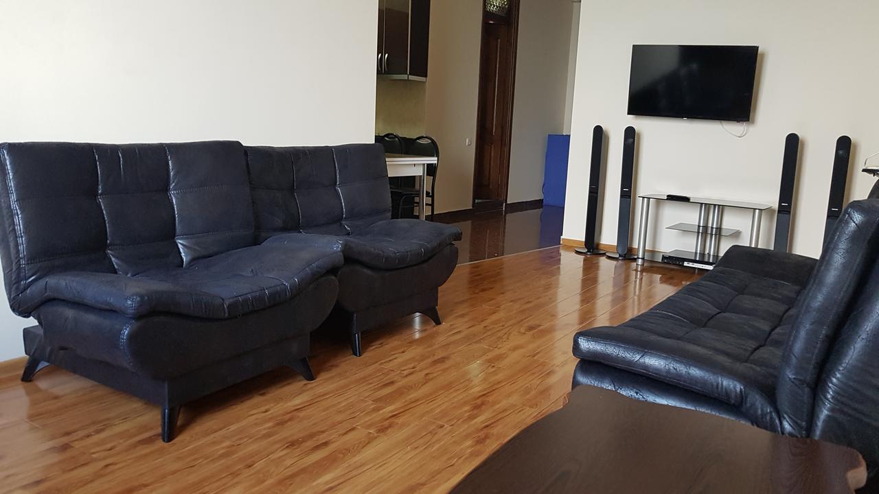 Apartment In Front Of Mcdonald'S Batumi Bagian luar foto