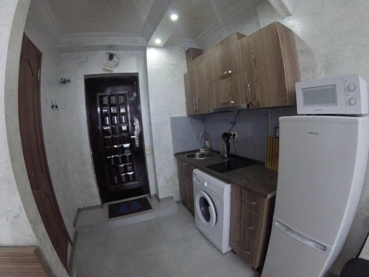 Apartment In Front Of Mcdonald'S Batumi Bagian luar foto