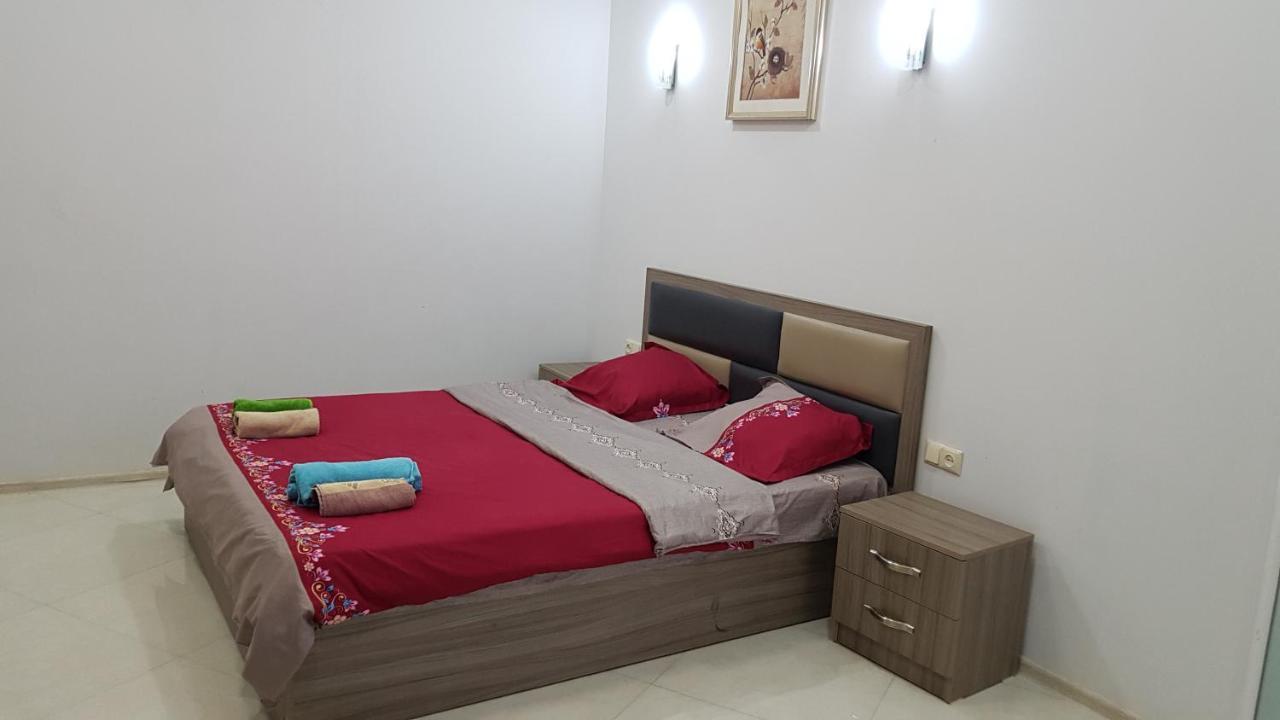 Apartment In Front Of Mcdonald'S Batumi Bagian luar foto