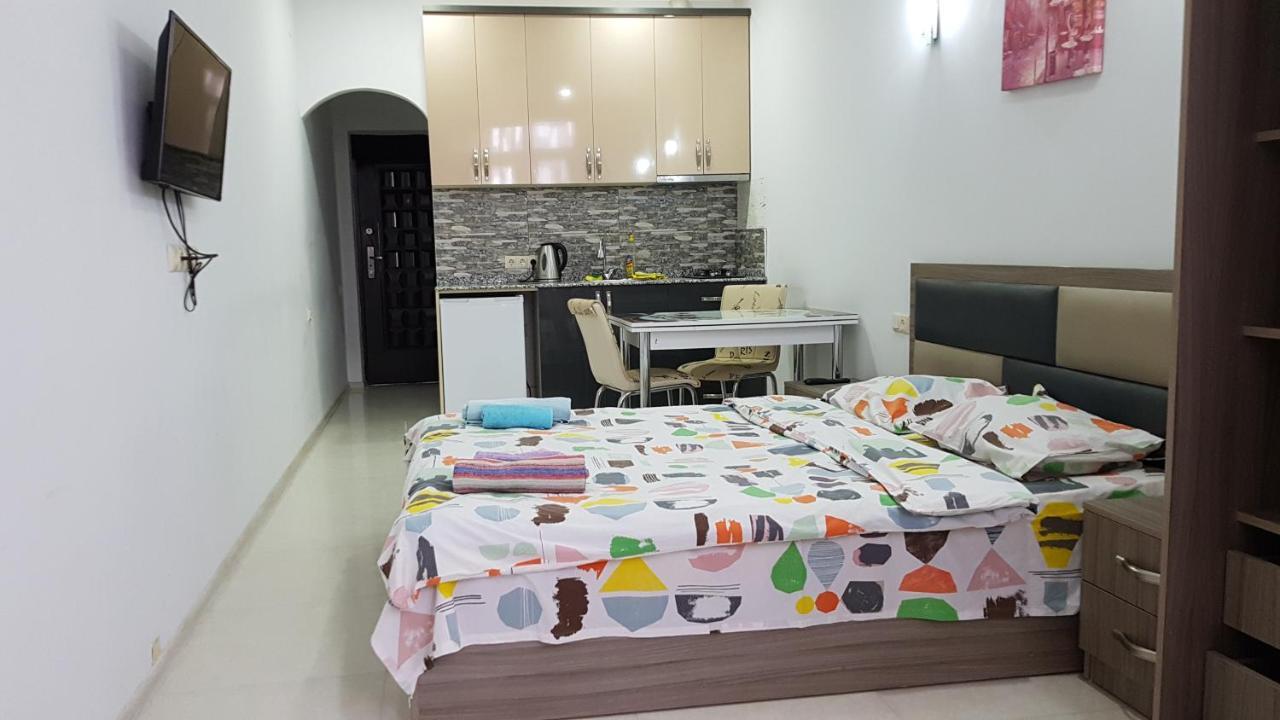 Apartment In Front Of Mcdonald'S Batumi Bagian luar foto